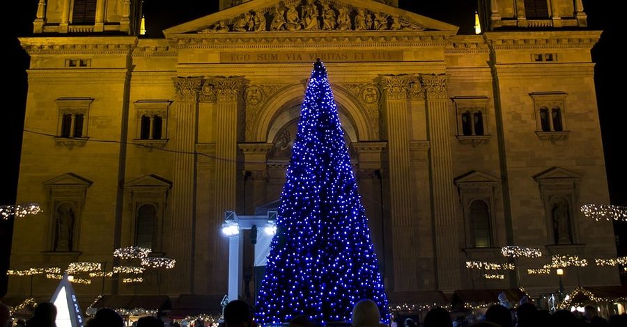 Kezdődnek az adventi programok Budapesten