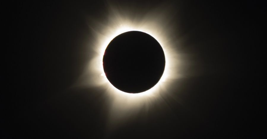Izlandról és Spanyolországból is látható lesz a nyári napfogyatkozás